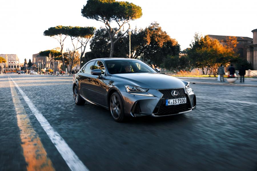 Lexus IS200t F-Sport 2016 года  (WW) (фото 23 из 35)